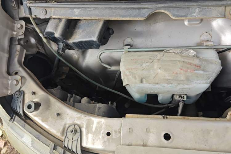 Used Jinbei Hiace X30 2018 1.3L Comfort Model DLCG12 Engine Bay Right