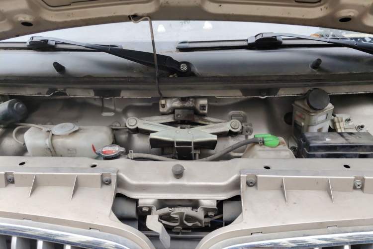 Used Jinbei Hiace X30 2018 1.3L Standard Edition DLCG12 Engine Bay