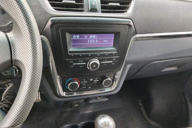 Used Jinbei Hiace X30 2018 1.3L Cargo Van Comfort Model DLCG12 Audio And AC Panel