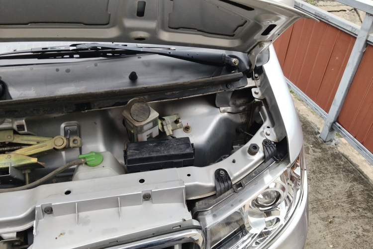 Used Jinbei Hiace X30 2018 1.3L Cargo Van Comfort Model DLCG12 Engine Bay Left