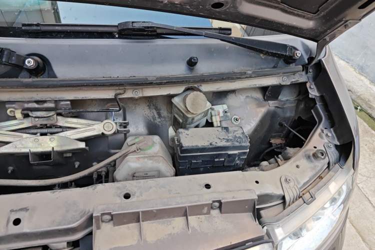 Used Jinbei Hiace X30 2018 1.3L Comfort Model DLCG12 Engine Bay Left