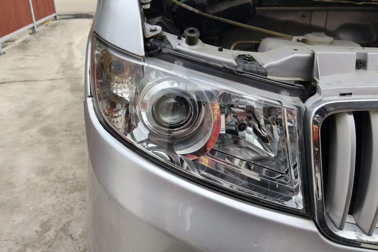 Used Jinbei Hiace X30 2018 1.3L Cargo Van Comfort Model DLCG12 Right Front Headlight