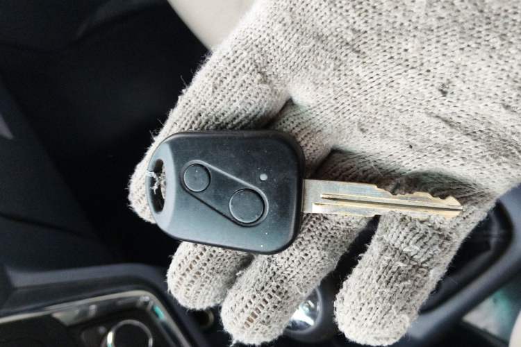 Used Jinbei Hiace X30 2018 1.3L Cargo Van Comfort Model DLCG12 Vehicle Key