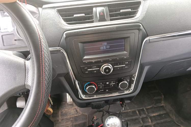 Used Jinbei Hiace X30 2018 1.3L Cargo Van Comfort Model DLCG12 Audio And AC Panel