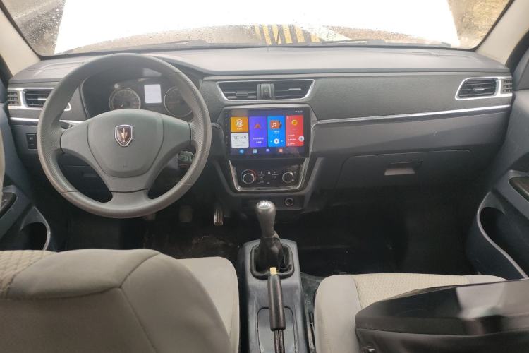 Used Jinbei Hiace X30 2018 1.3L Cargo Van Comfort Model DLCG12 Center Console