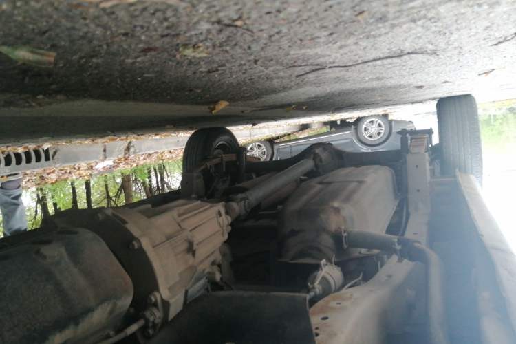 Used Jinbei Hiace X30 2018 1.3L Cargo Van Standard Version DLCG12 Chassis Front Right