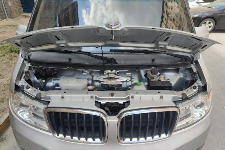 Used Jinbei Hiace X30 2018 1.5L Cargo Van Comfort Model DLCG14 Engine Bay