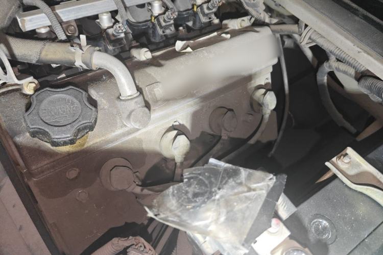 Used Jinbei Hiace X30  Engine Bay