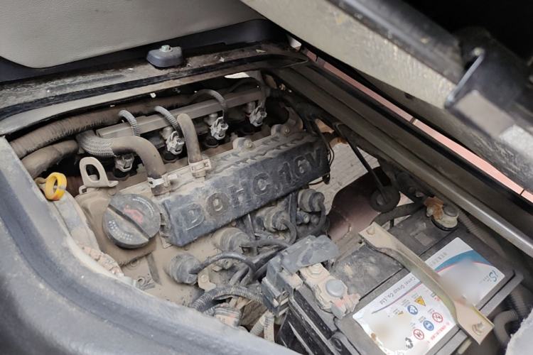 Used Jinbei Hiace X30 2018 1.3L Comfort Model DLCG12 Engine Bay