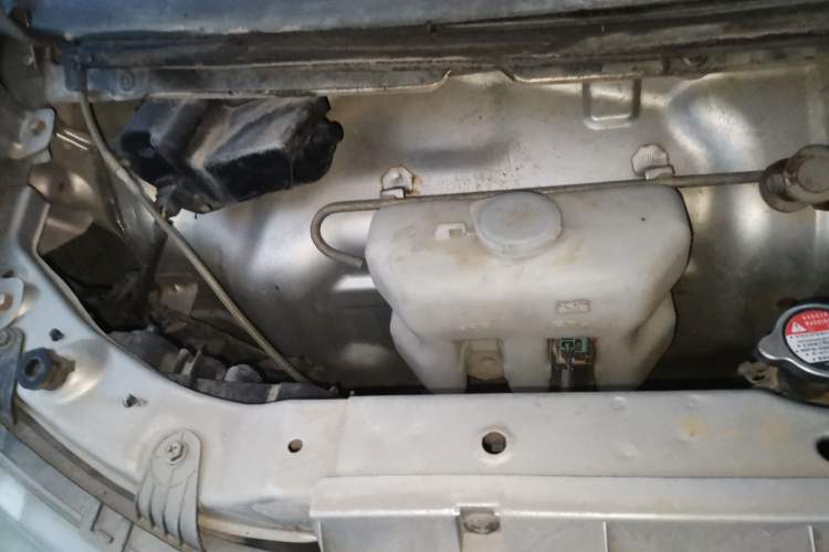 Used Jinbei Hiace X30 2018 1.3L Cargo Van Comfort Model DLCG12 Engine Bay Right