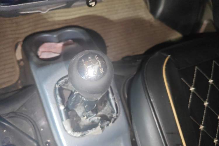 Used Jinbei Hiace X30  Gear Lever
