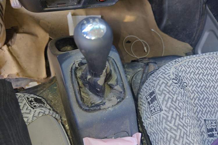 Used Jinbei Hiace X30  Gear Lever