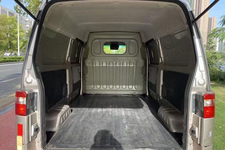 Used Jinbei Hiace X30 2018 1.3L Cargo Van Standard Version DLCG12 Interior 3