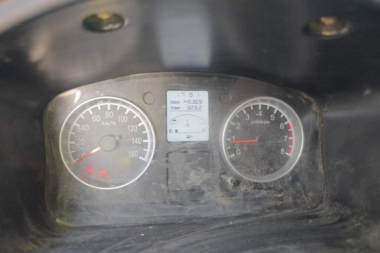 Used Jinbei Hiace X30  Odometer Close Up
