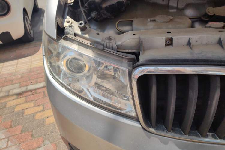 Used Jinbei Hiace X30 2018 1.3L Cargo Van Standard Version DLCG12 Right Front Headlight