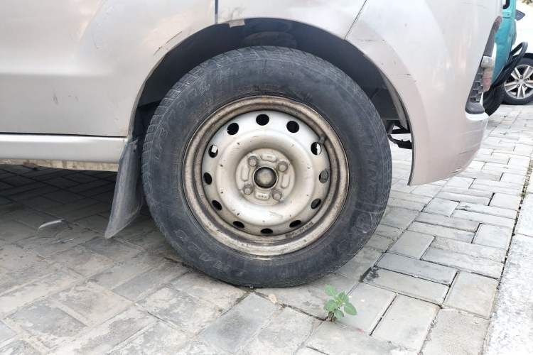 Used Jinbei Hiace X30 2018 1.3L Cargo Van Comfort Model DLCG12 Right Front Wheel Hub