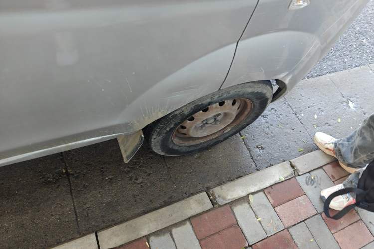 Used Jinbei Hiace X30  Right Front Wheel Hub