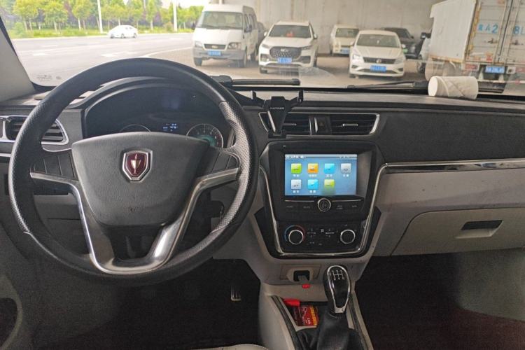 Used Jinbei Hiace X30 2018 1.5L Cargo Van Comfort Model DLCG14 Center Console