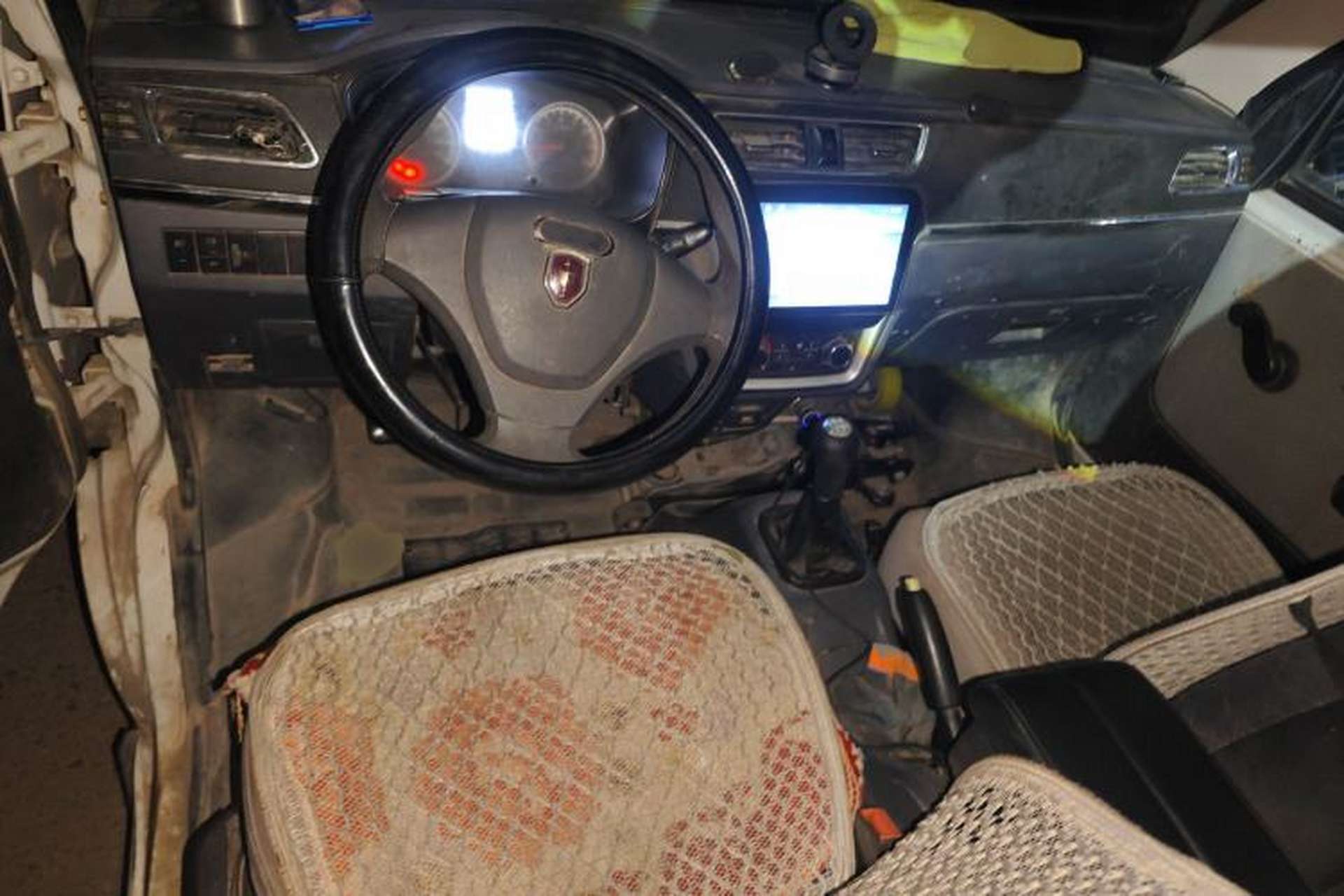 Used Jinbei Hiace X30  Center Console