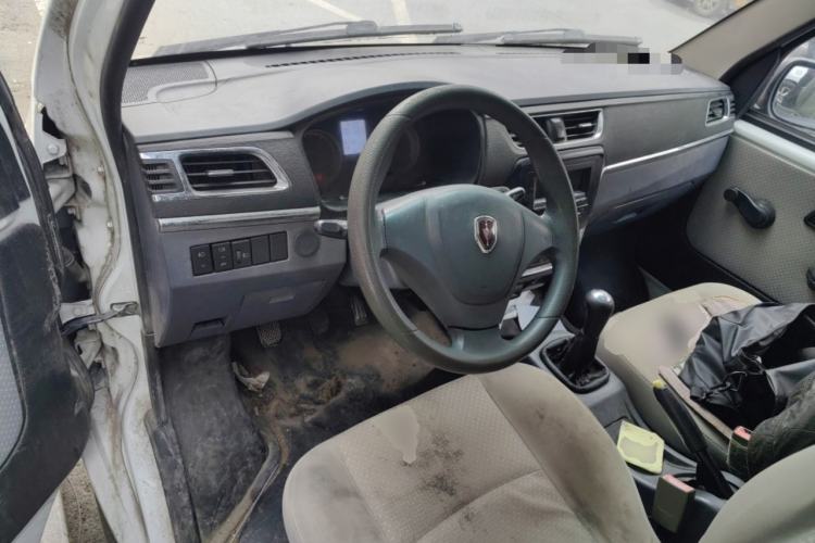Used Jinbei Hiace X30 2018 1.3L Cargo Van Standard Version DLCG12 Center Console