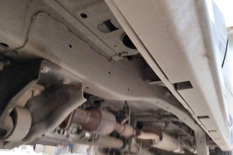 Used Jinbei Hiace X30 2018 1.5L Cargo Van Comfort Model DLCG14 Chassis Front Left
