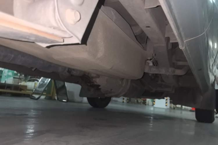 Used Jinbei Hiace X30 2018 1.5L Standard Edition DLCG14 Chassis Rear Right