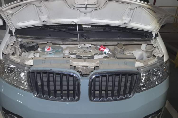 Used Jinbei Hiace X30 2018 1.5L Standard Edition DLCG14 Engine Bay