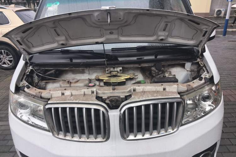 Used Jinbei Hiace X30 2018 1.5L Cargo Van Standard Version DLCG14 Engine Bay
