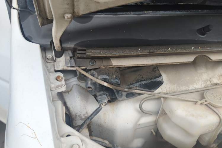Used Jinbei Hiace X30 2018 1.3L Standard Edition DLCG12 Engine Bay Right