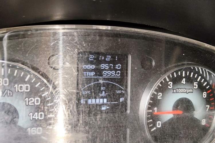 Used Jinbei Hiace X30 2018 1.5L Cargo Van Comfort Model DLCG14 Odometer Close Up
