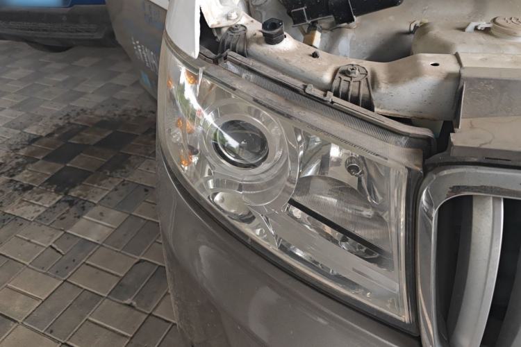 Used Jinbei Hiace X30 2018 1.5L Cargo Van Comfort Model DLCG14 Right Front Headlight