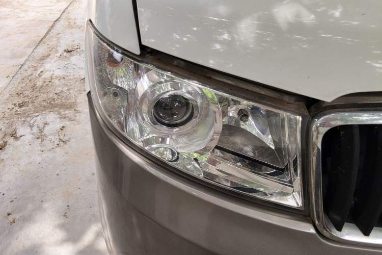Used Jinbei Hiace X30 2018 1.5L Cargo Van Comfort Model DLCG14 Right Front Headlight