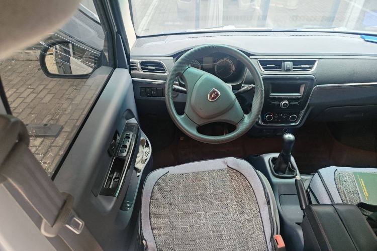 Used Jinbei Hiace X30 2018 1.3L Cargo Van Comfort Model DLCG12 Steering Wheel