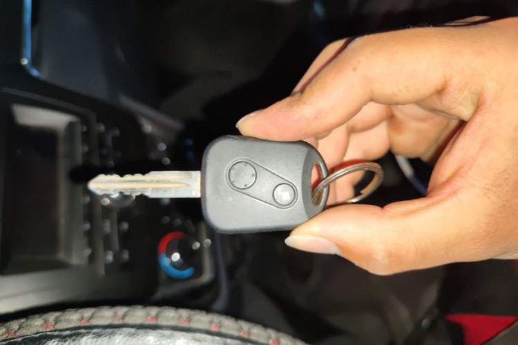Used Jinbei Hiace X30 2018 1.3L Cargo Van Standard Version DLCG12 Vehicle Key