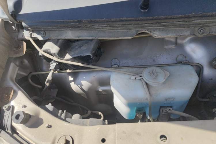 Used Jinbei Hiace X30 2018 1.3L Standard Edition DLCG12 Engine Bay Right