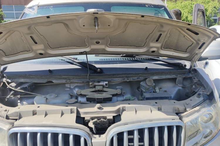 Used Jinbei Hiace X30 2018 1.3L Standard Edition DLCG12 Engine Bay