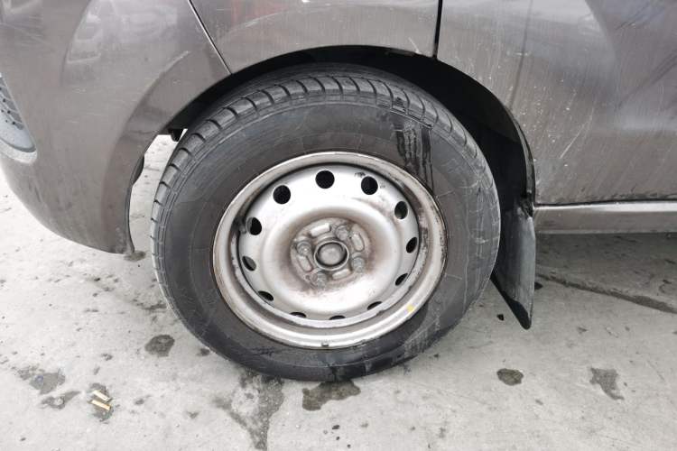 Used Jinbei Hiace X30 2019 1.5L Comfort Edition China VI SWC15M Left Front Wheel Hub
