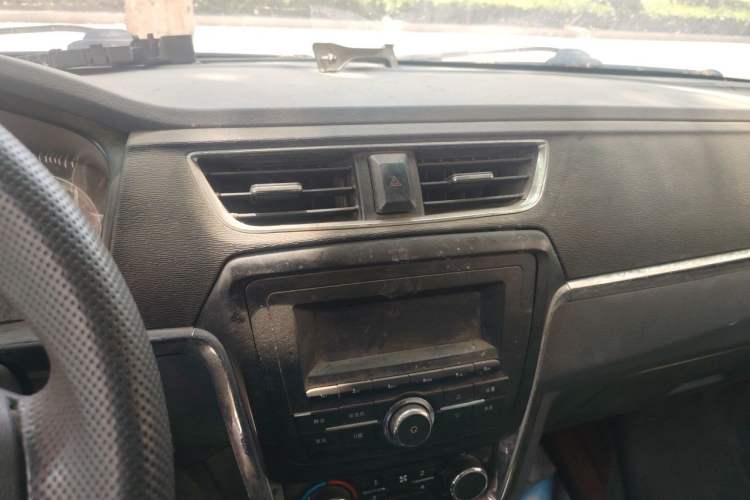 Used Jinbei Hiace X30 2019 1.5L Van Standard Model China VI SWC15M Audio And AC Panel
