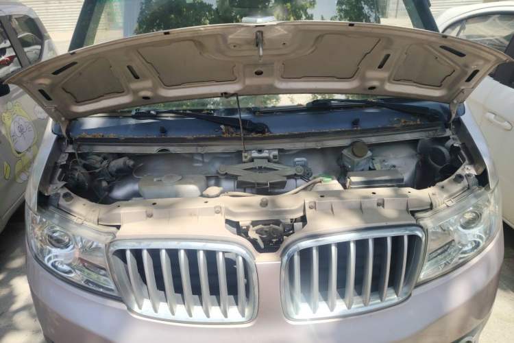 Used Jinbei Hiace X30 2019 1.5L Van Standard Model China VI SWC15M Engine Bay