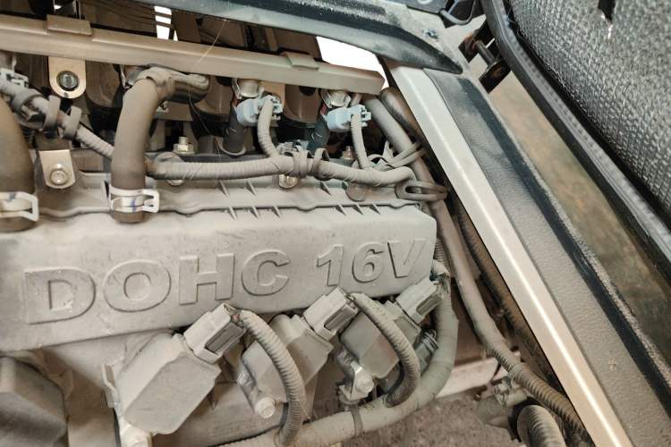 Used Jinbei Hiace X30 2019 1.5L Comfort Edition China VI SWC15M Engine Bay Left