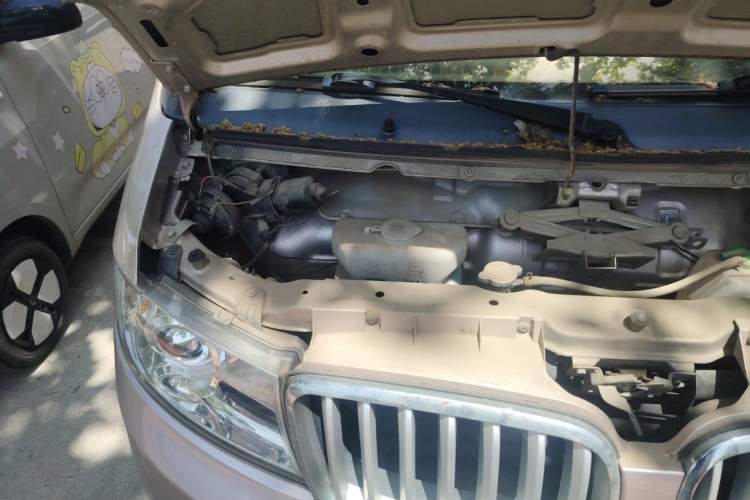 Used Jinbei Hiace X30 2019 1.5L Van Standard Model China VI SWC15M Engine Bay Right