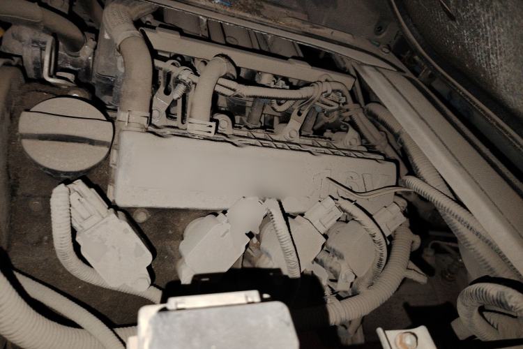 Used Jinbei Hiace X30  Engine Bay