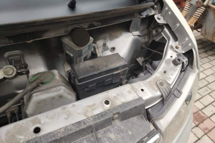 Used Jinbei Hiace X30  Engine Bay Left
