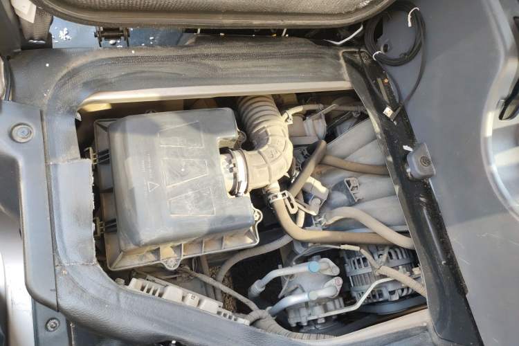Used Jinbei Hiace X30 2019 1.5L Comfort Edition China VI SWC15M Engine Bay Right