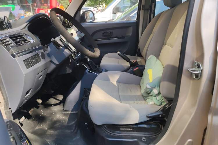 Used Jinbei Hiace X30 2019 1.5L Comfort Edition China VI SWC15M Left Front Seat