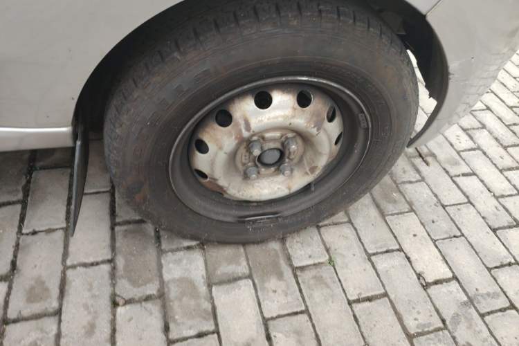 Used Jinbei Hiace X30  Right Front Wheel Hub