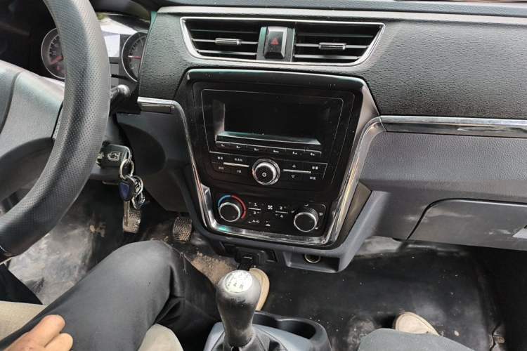 Used Jinbei Hiace X30 2019 1.5L Van Comfort Model China VI SWC15M Audio And AC Panel