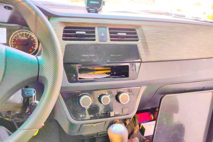 Used Jinbei Hiace X30 2019 1.5L Standard Version China VI SWC15M Audio And AC Panel
