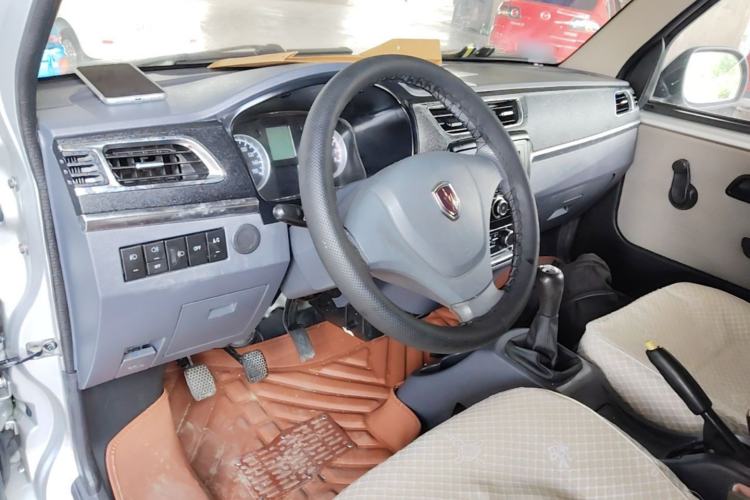Used Jinbei Hiace X30 2019 1.5L Van Standard Model China VI SWC15M Center Console