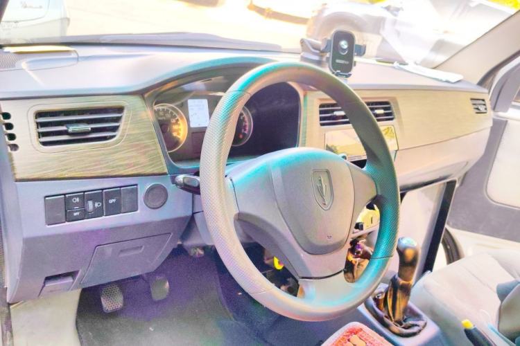 Used Jinbei Hiace X30 2019 1.5L Standard Version China VI SWC15M Center Console